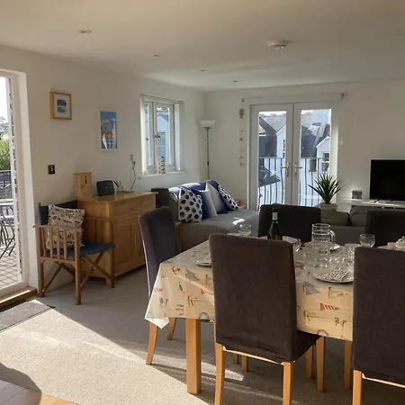 Flat 4, 10 Porthminster Terrace * St Ives (Cornwall)