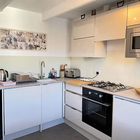 2 Upper Meadow - Near To Porthmeor Holiday home