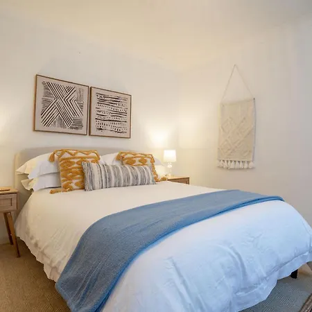 Flat 17, The Stones * St Ives (Cornwall)
