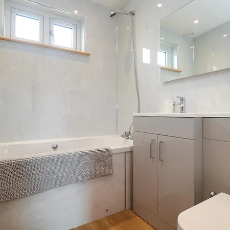 Apartment Swallows Nest *