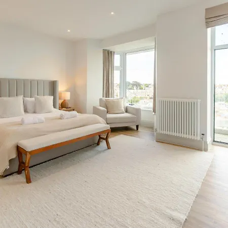 10 Park Avenue - Holiday home