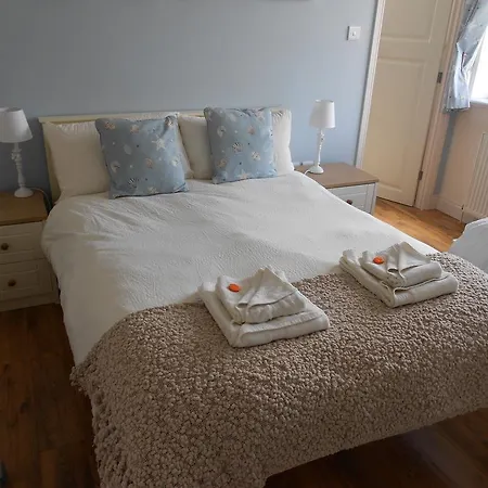 Downsfield 5*