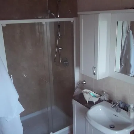 Downsfield Bed & Breakfast 5*