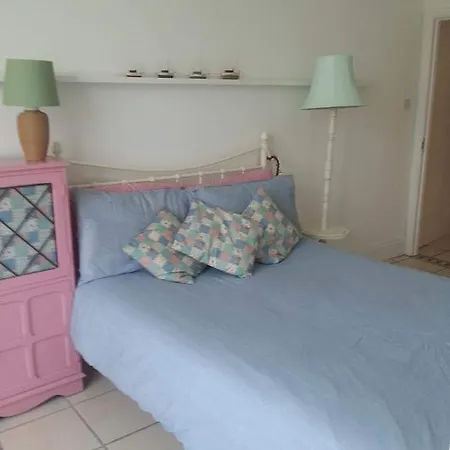 Westward House Apartment *