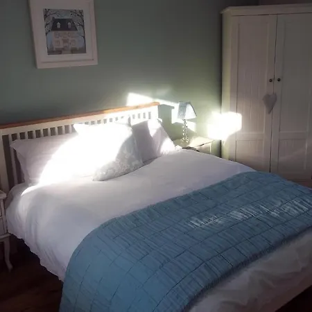 Downsfield Bed & Breakfast 5*