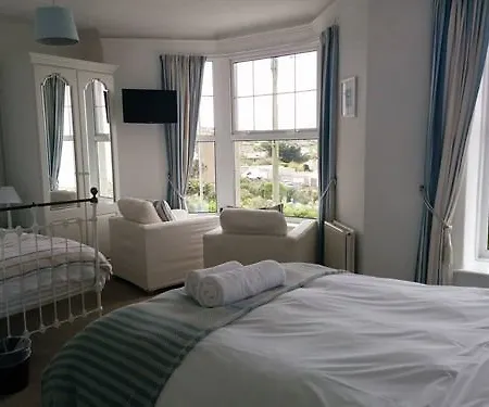 Tregony Guest house 4*