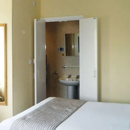 Chy-An-Albany Hotel 3*