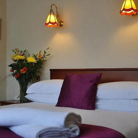Chy-An-Albany Hotel