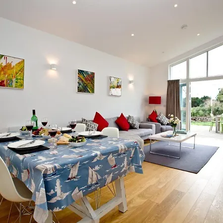 Argentum 63 Carbis Bay Holiday home *