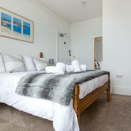 Ocean House St. Ives