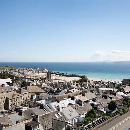 Ocean House St. Ives