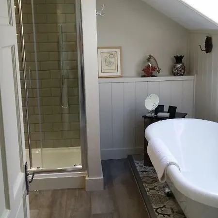 Headland House Luxury Bed & Breakfast 4*