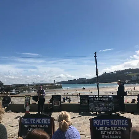 Little Dolly Sea View 2 Bedroom Apartment, Town, Dog Friendly Apartment