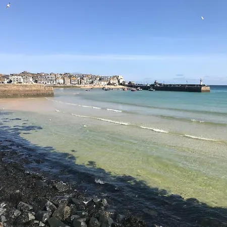 Apartment Little Dolly Sea View 2 Bedroom Apartment, Town, Dog Friendly St Ives (Cornwall)
