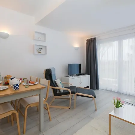 21 Carthew Court *